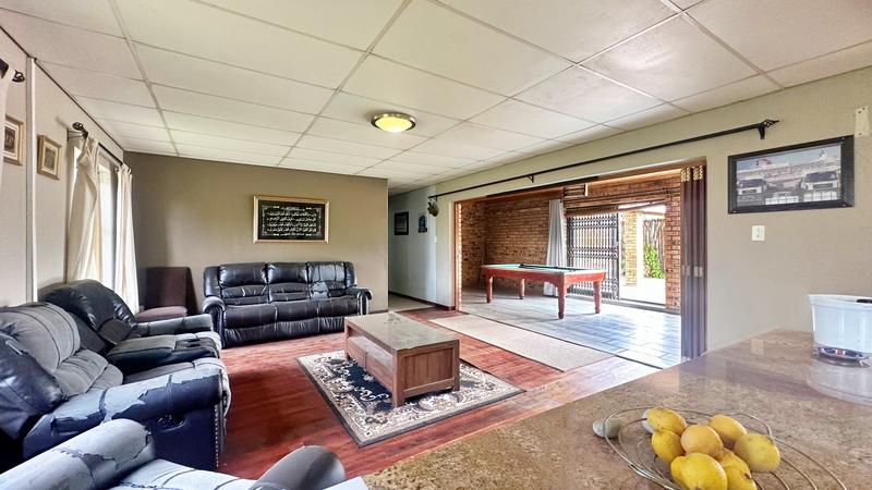 7 Bedroom Property for Sale in Dassenberg Western Cape